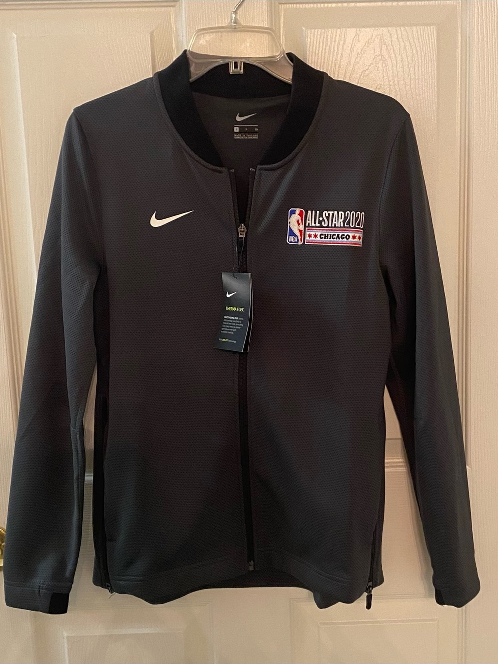 Nike Women’s Therma Flex Full Zip All Star Basketball Jacket. Size S. NWT.